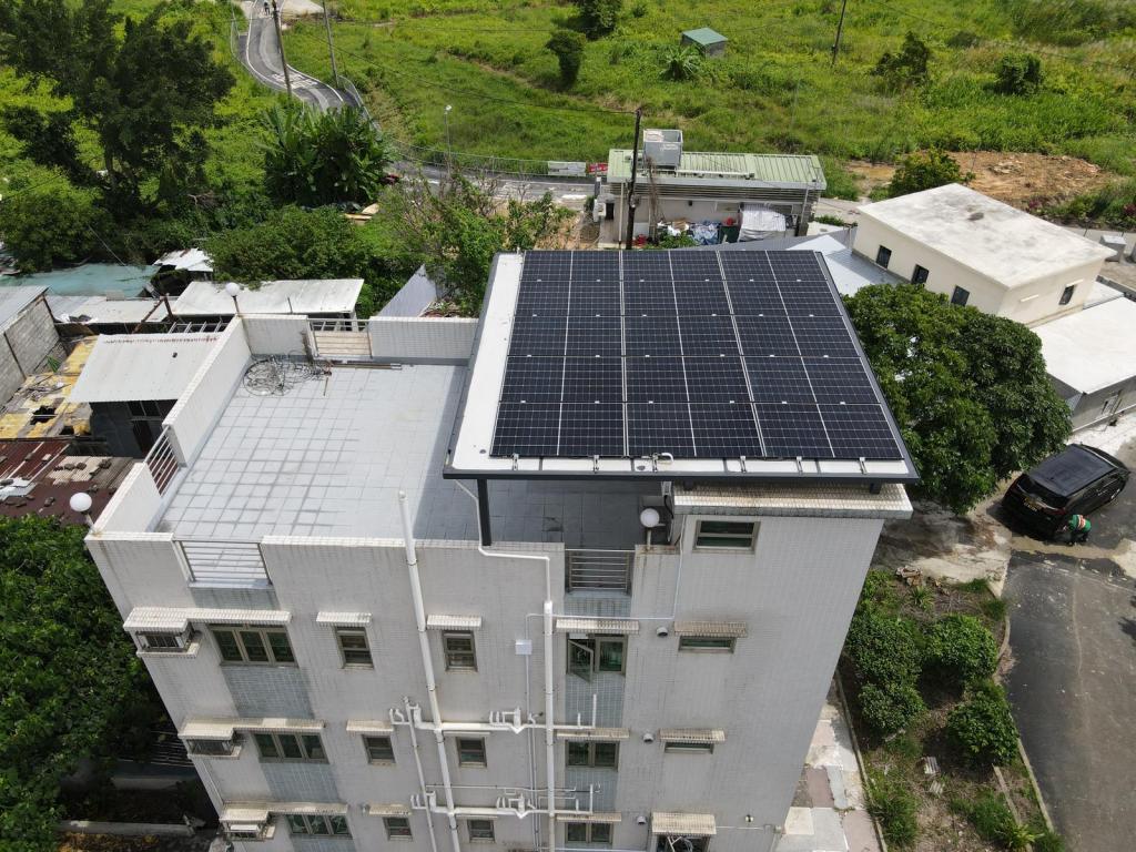 luxon solar village3